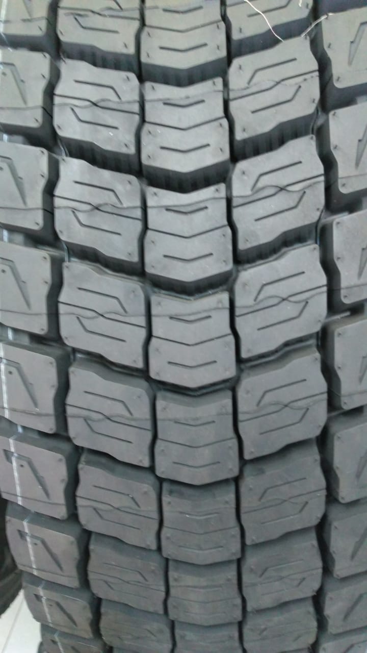 Lote de Pneus Michellin 2,95/80R 22,5 Multi Z